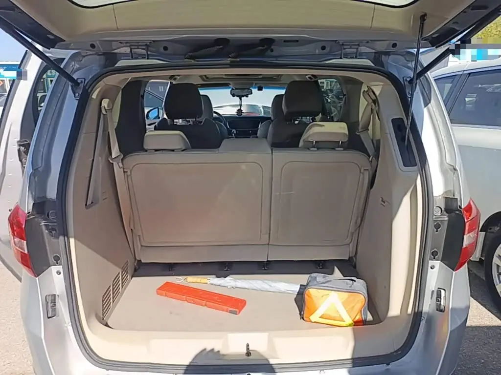 Buick GL8 2016 — Photo 18/19