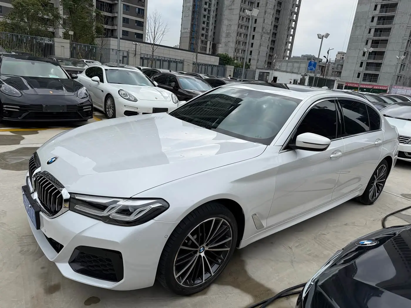 BMW 5 Series 2022 — Photo 6/20