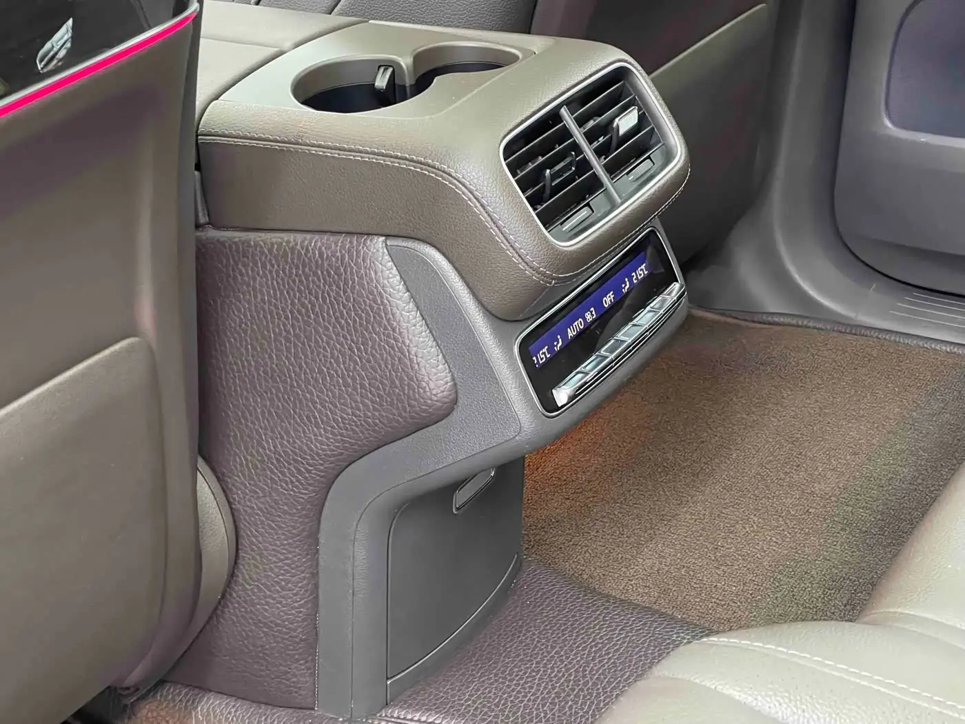 Mercedes-Benz GLS 2020 — Фото 19/20