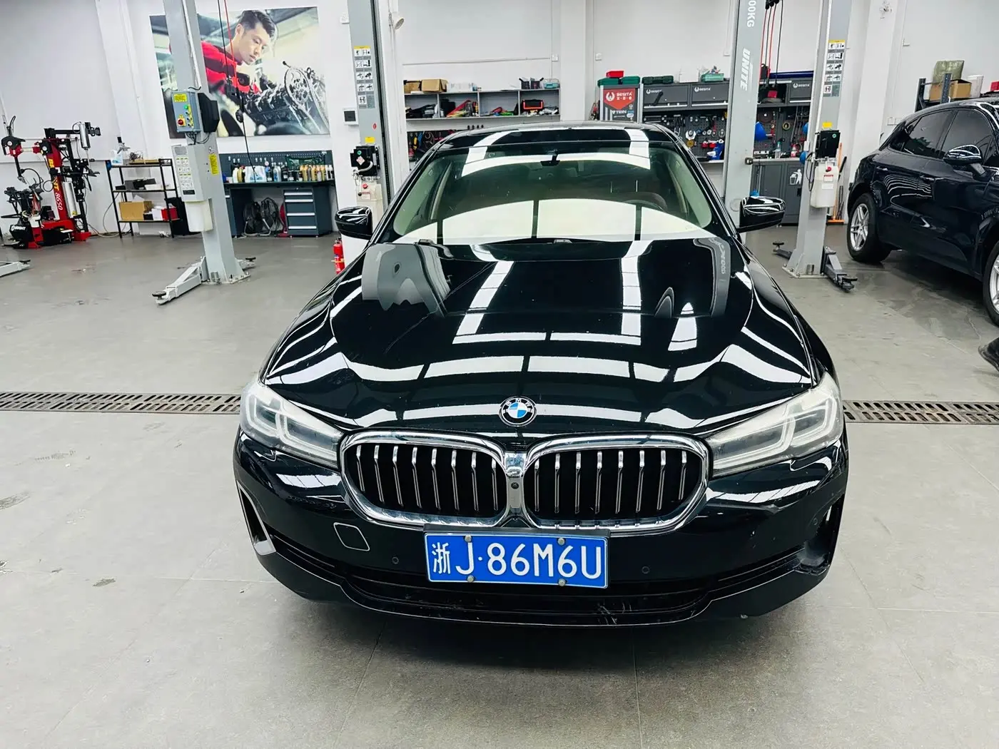 BMW 5 Series 2021 — Photo 8/8