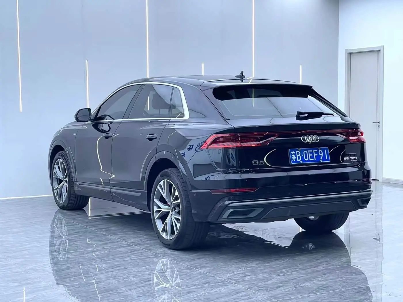 Audi Q8 2021 — Фото 14/15