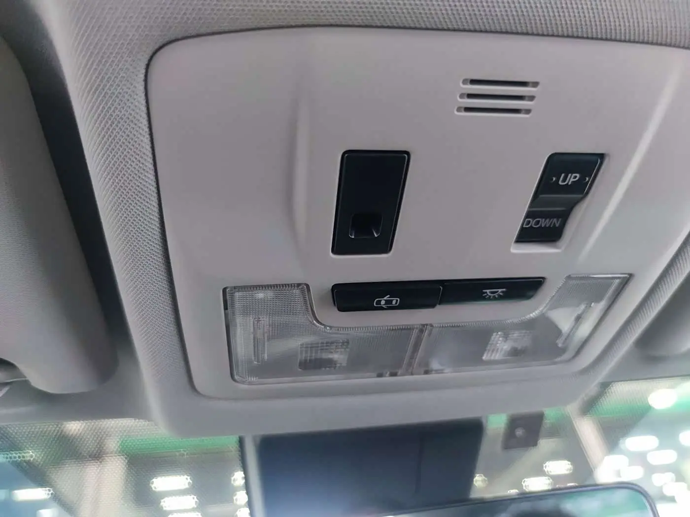Toyota RAV4 Rongfang 2018 — Photo 11/16