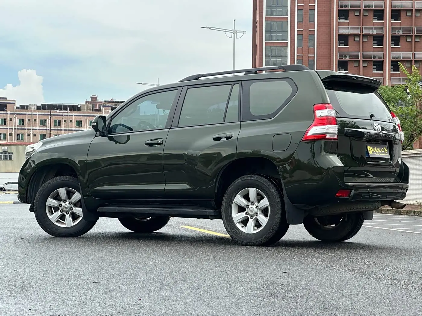 Toyota Prado 2014 — Photo 4/16