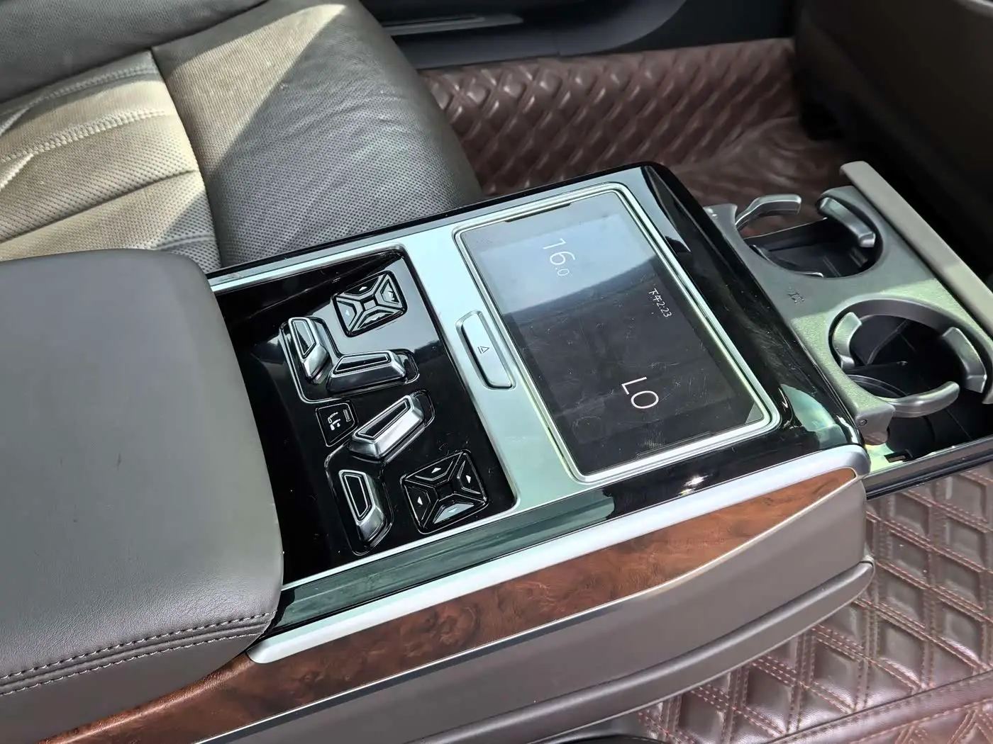 Audi A8 2020 — Photo 12/19