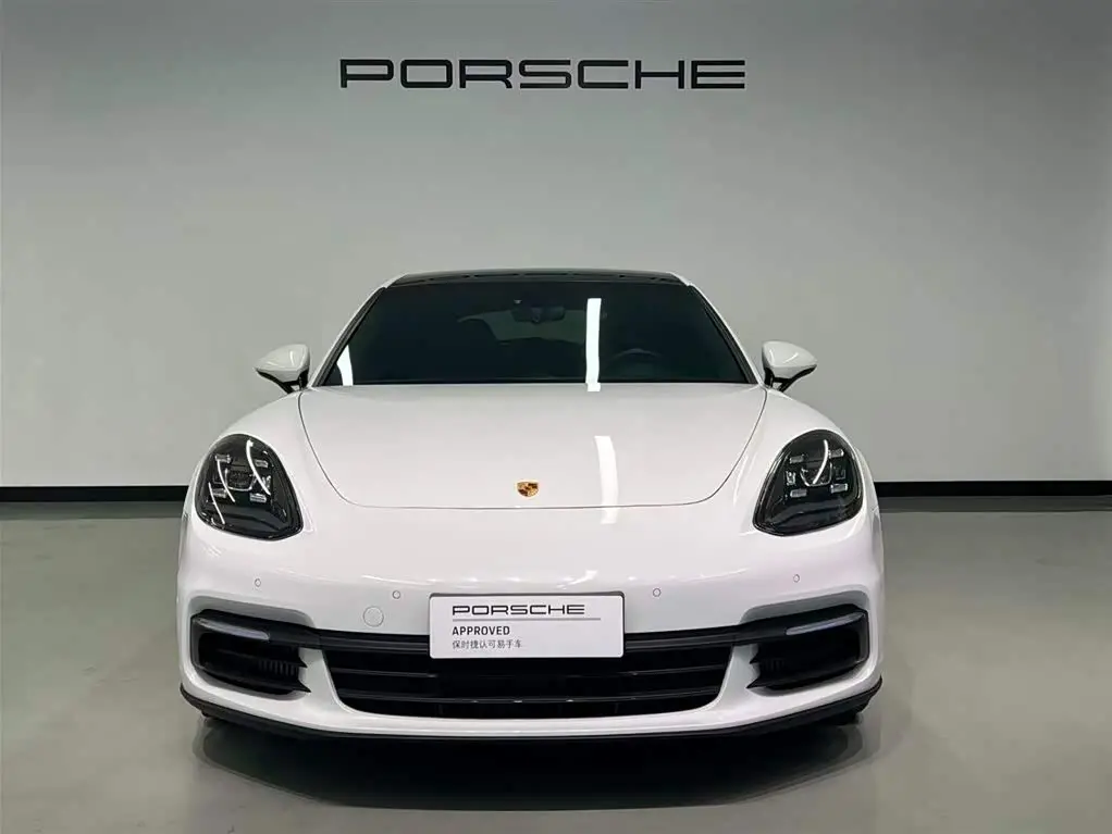 Porsche Panamera 2019 — Photo 2/20