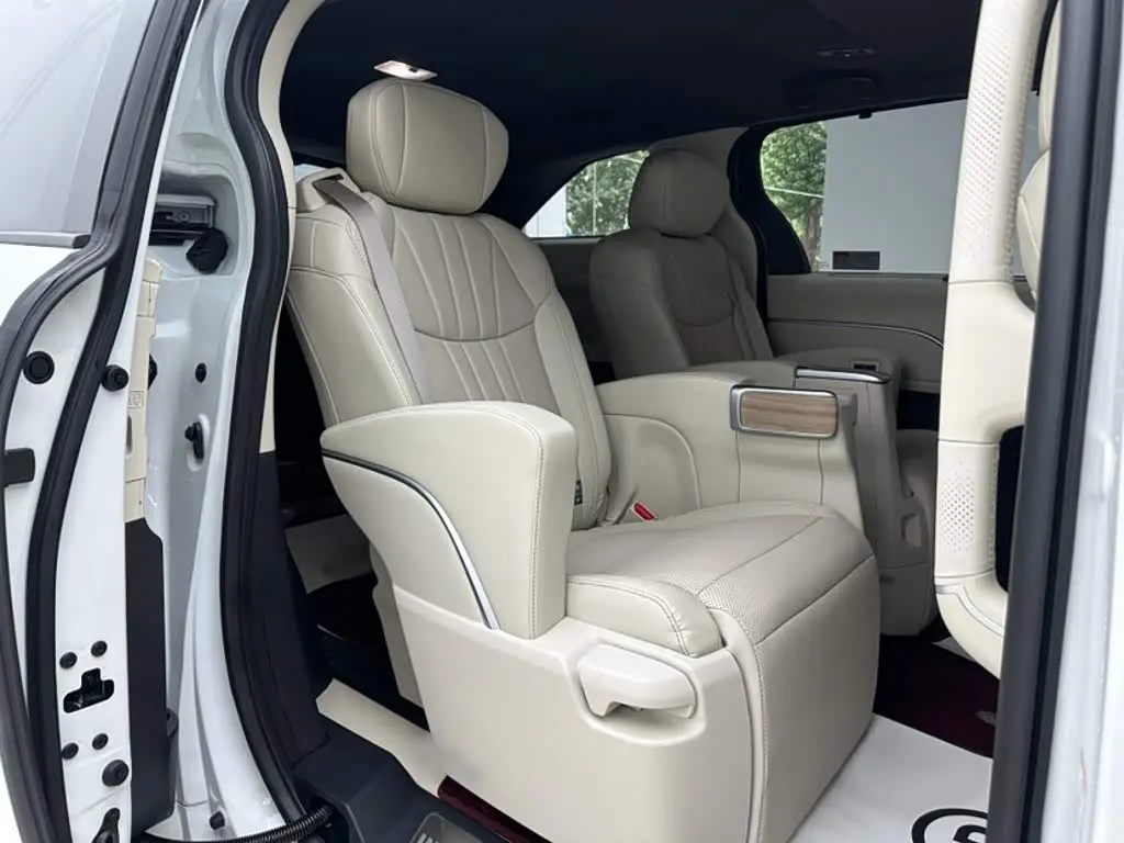 Toyota Sienna 2026 — Şəkil 6/20