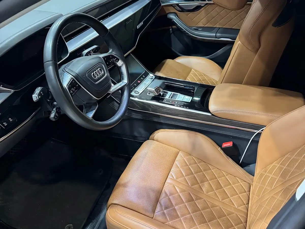 Audi A8 2022 — Фото 5/8
