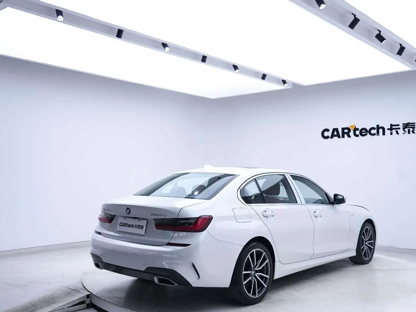 BMW 3 Series 2021 — Photo 11/20