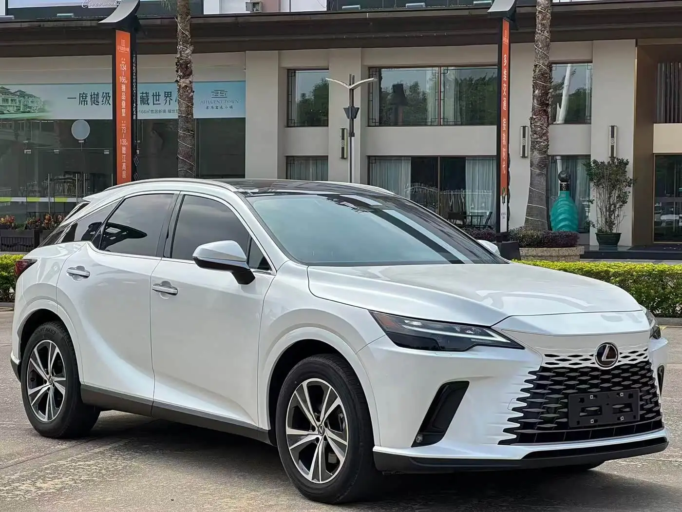 Lexus RX, 2023