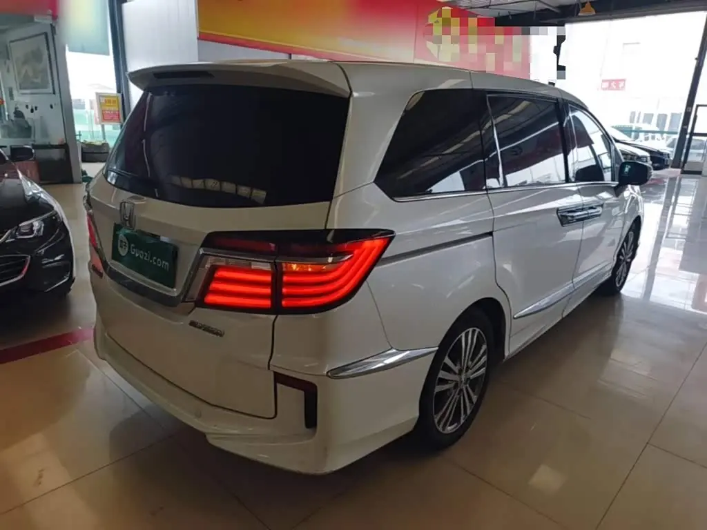 Honda Elysion 2019 — Photo 6/19