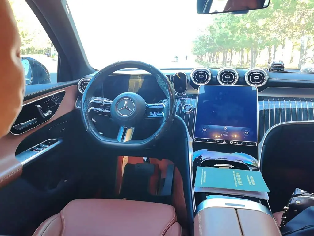 Mercedes-Benz GLC 2024 — Photo 6/20