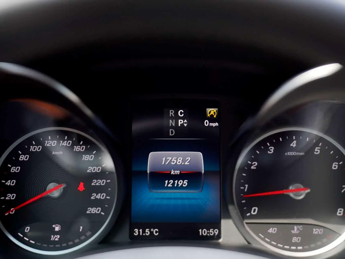 Mercedes-Benz V-Class 2024 — Photo 4/20