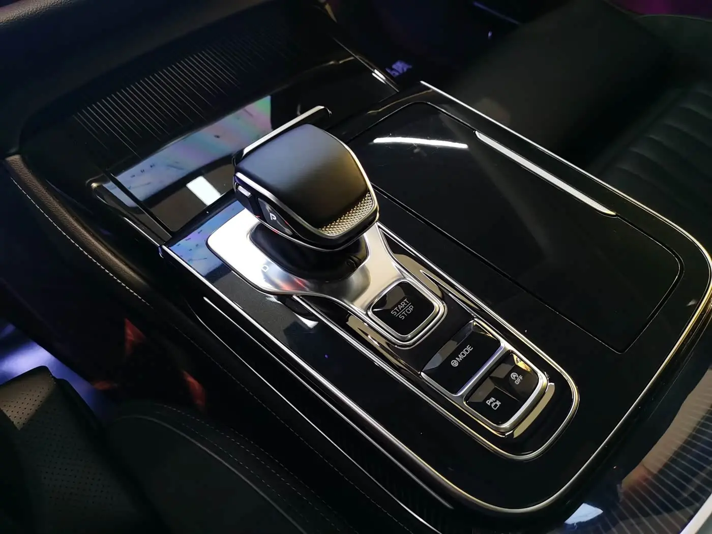 Hongqi H9 2024 — Photo 10/18