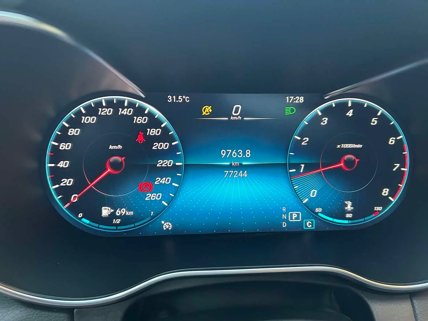 Mercedes-Benz C-Class 2020 — Фото 17/18