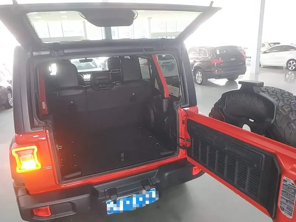 Jeep Wrangler 2022 — Фото 19/20