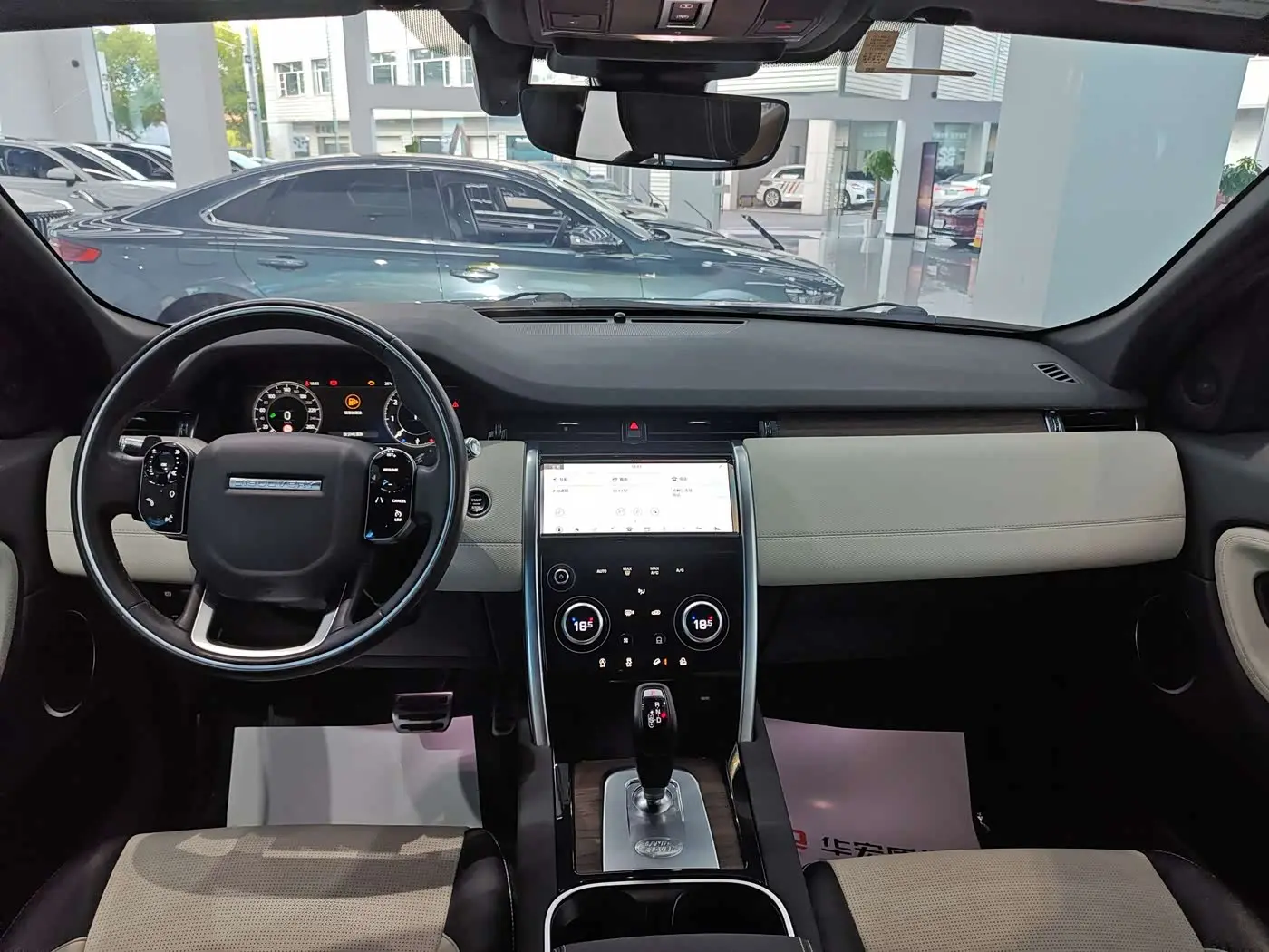Land Rover Discovery Sport 2021 — Фото 6/20