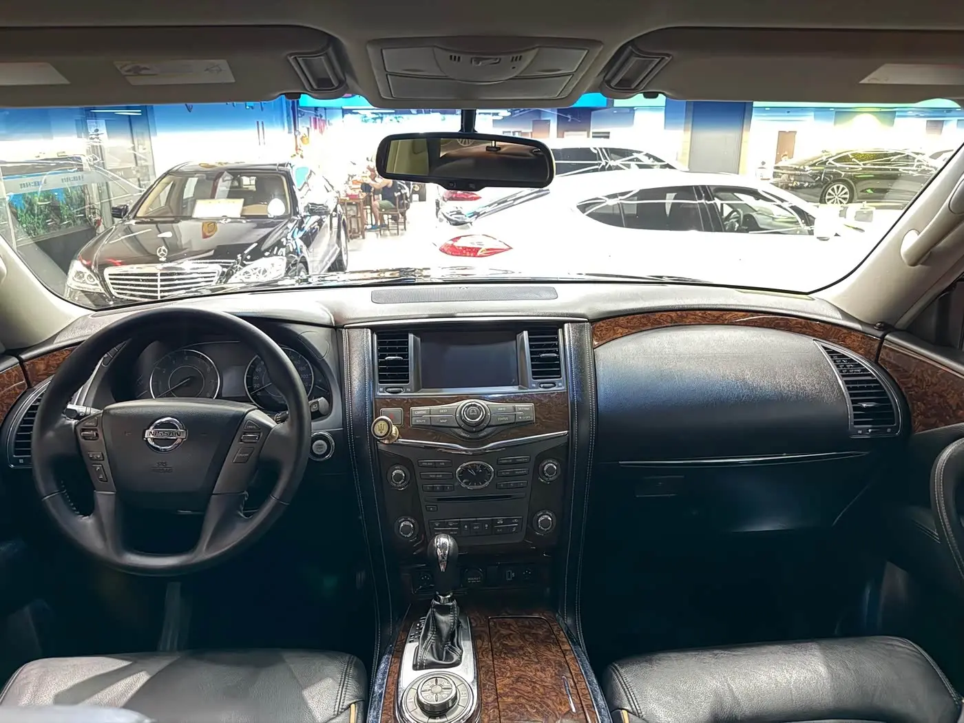 Nissan Patrol 2017 — Фото 11/16