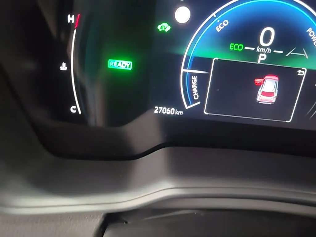 Toyota Corolla Cross 2024 — ფოტო 19/20