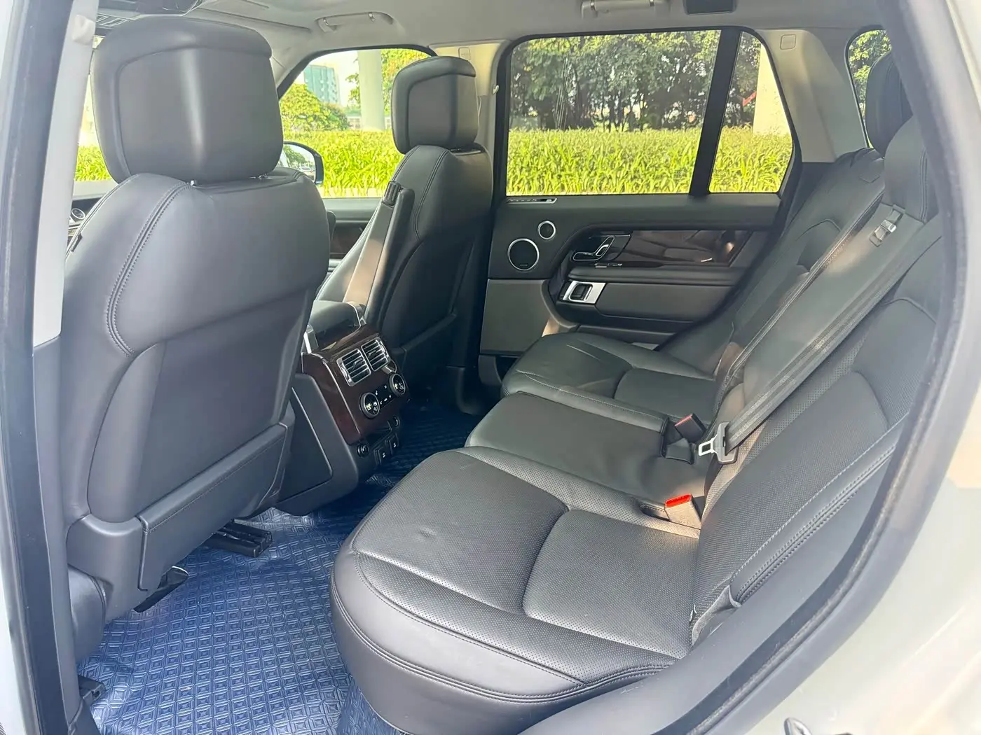 Land Rover Range Rover 2020 — Фото 12/16