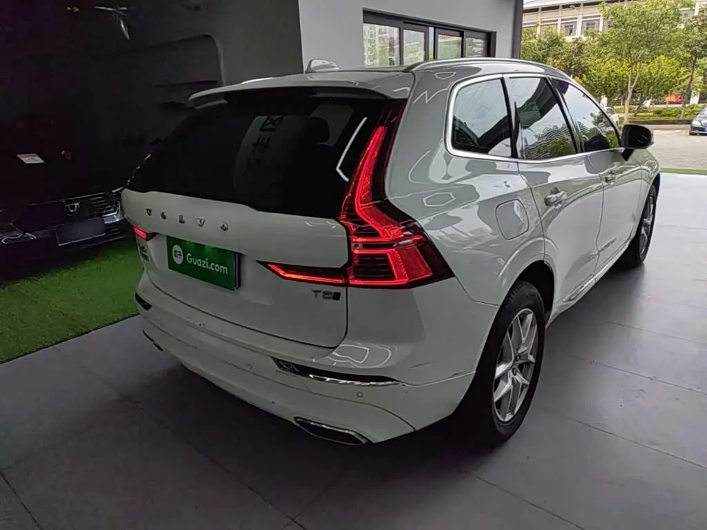 Volvo XC60 2020 — Фото 7/20