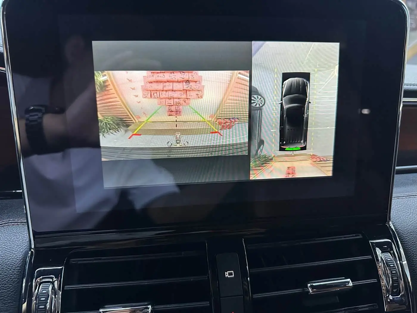 Lincoln Navigator 2018 — Photo 14/20