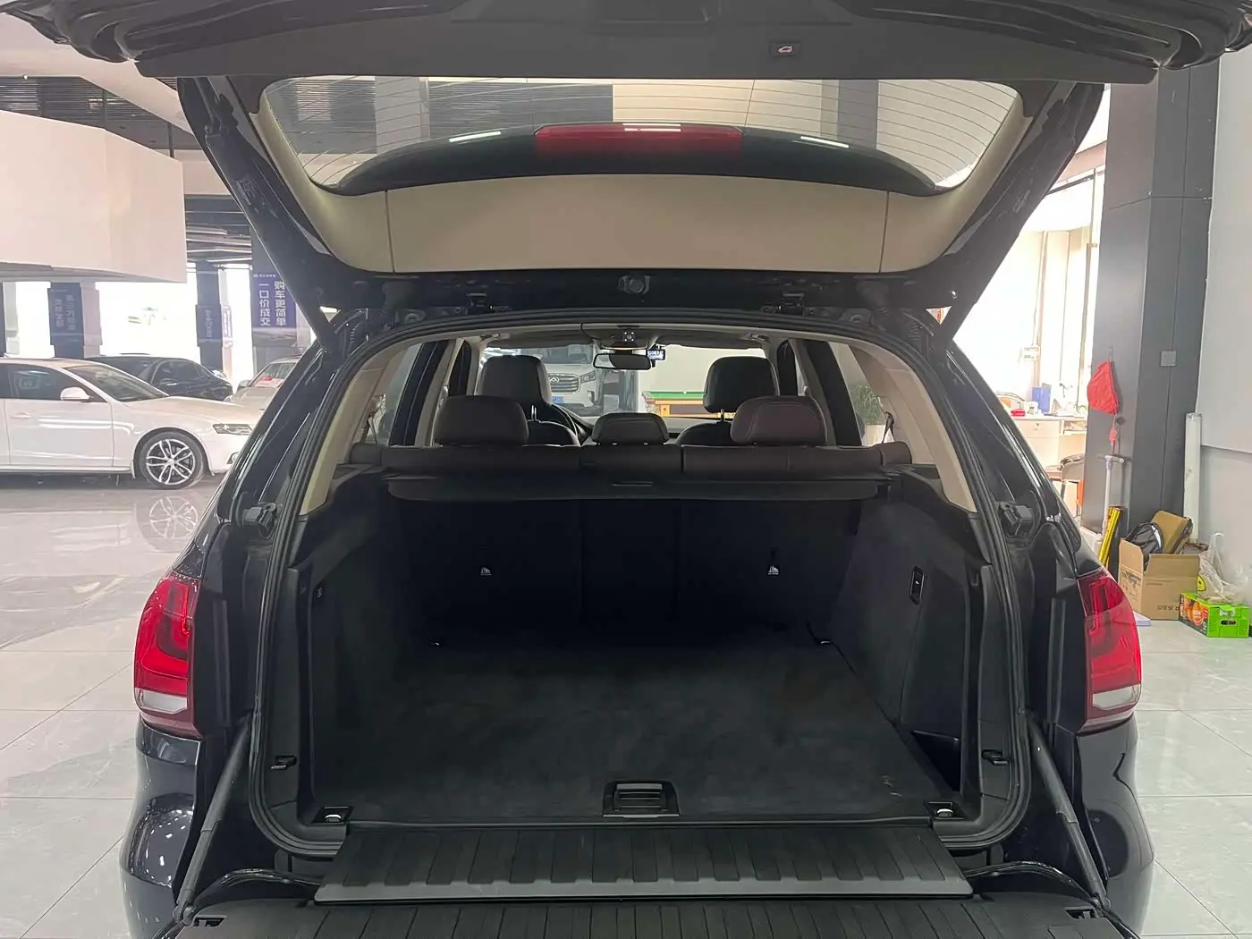 BMW X5 2015 — Photo 10/18