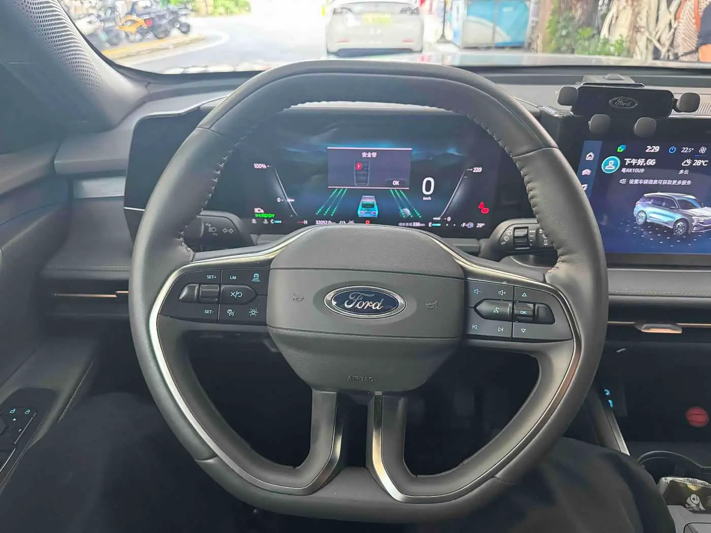 Ford Edge 2023 — Photo 9/17