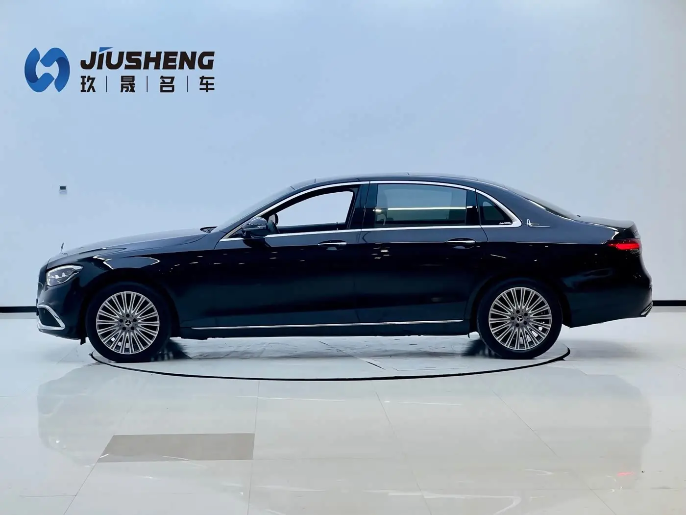 Mercedes-Benz E-Class 2022 — Фото 3/20