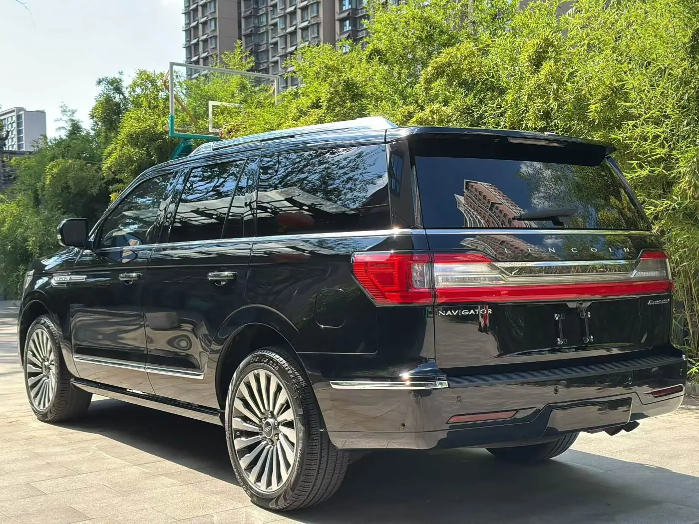 Lincoln Navigator 2018 — Photo 7/9