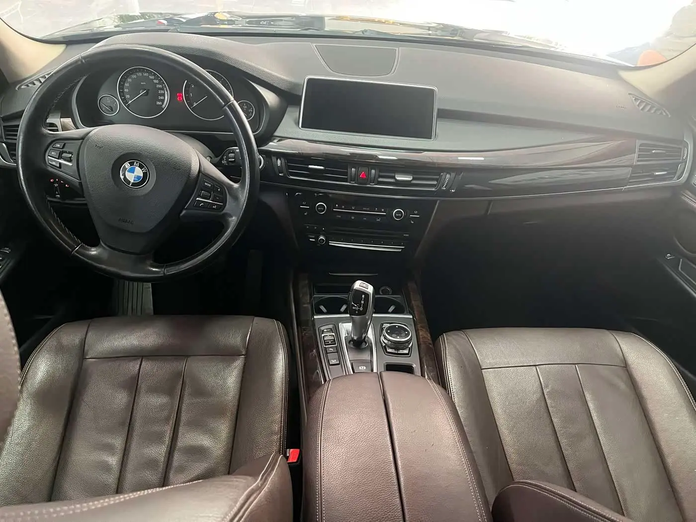 BMW X5 2015 — Photo 14/18