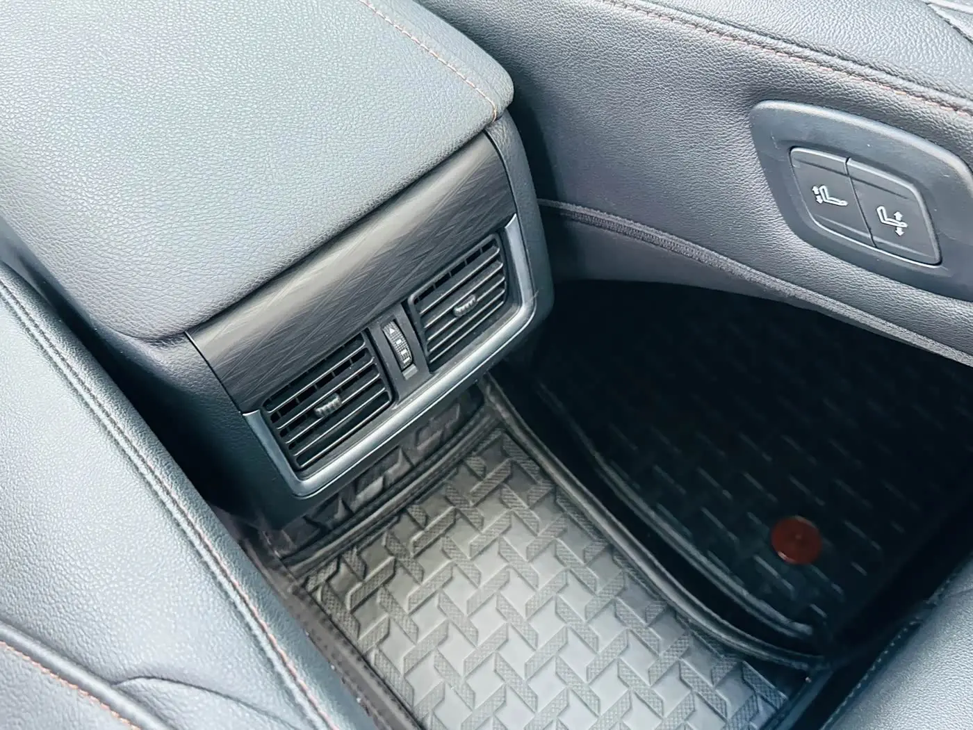 Toyota Camry 2023 — Фото 20/20