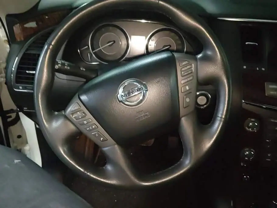 Nissan Patrol 2016 — Фото 15/16
