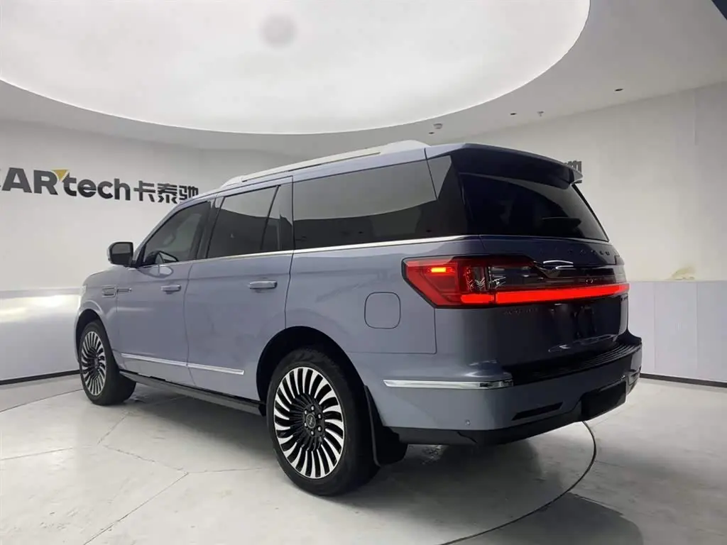 Lincoln Navigator 2023 — Фото 7/20