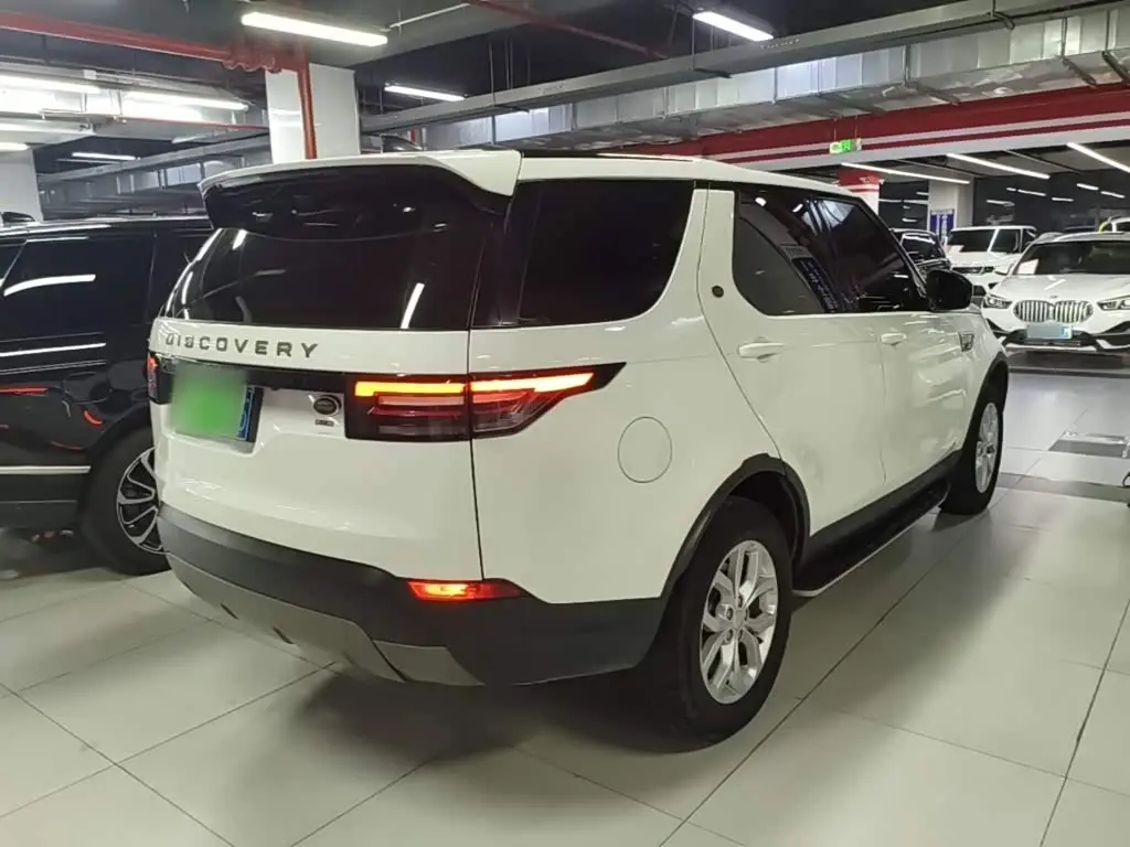 Land Rover Discovery 2018 — Photo 7/20