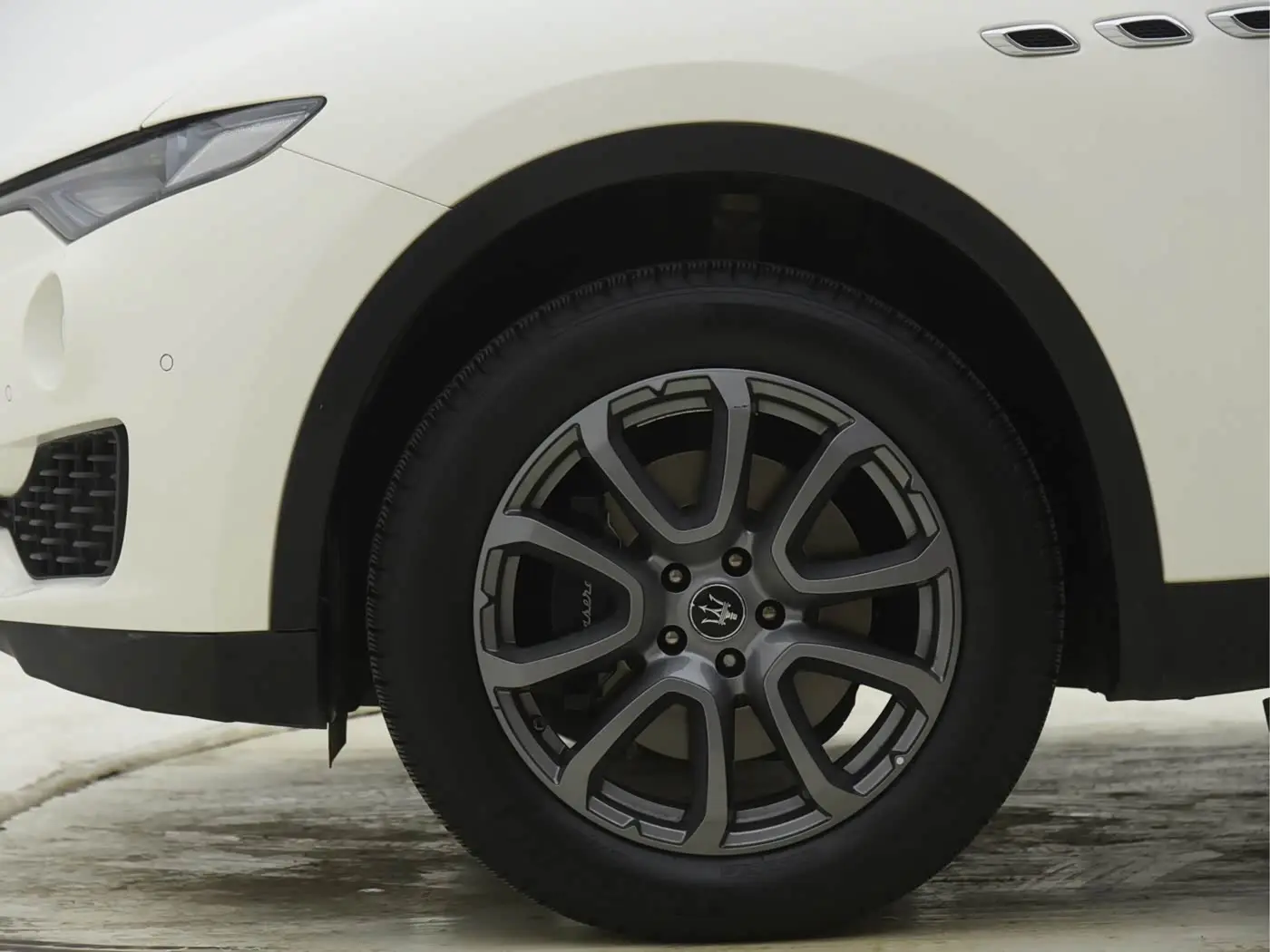 Maserati Levante 2020 — Фото 4/15
