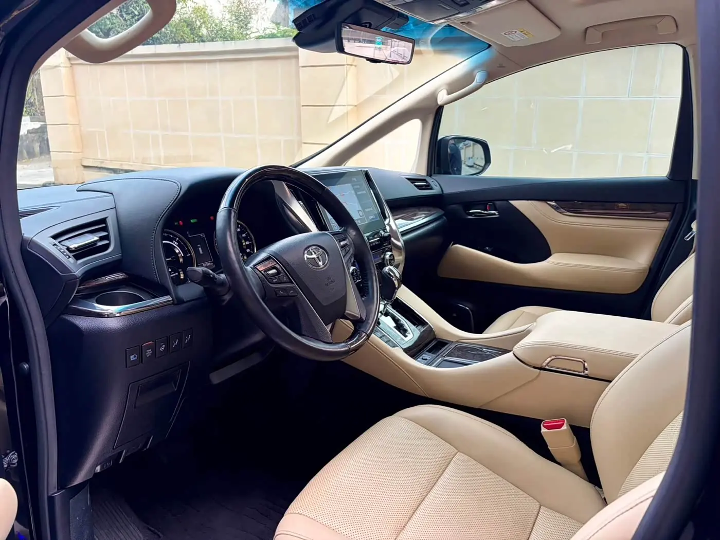 Toyota Vellfire 2021 — Photo 5/18