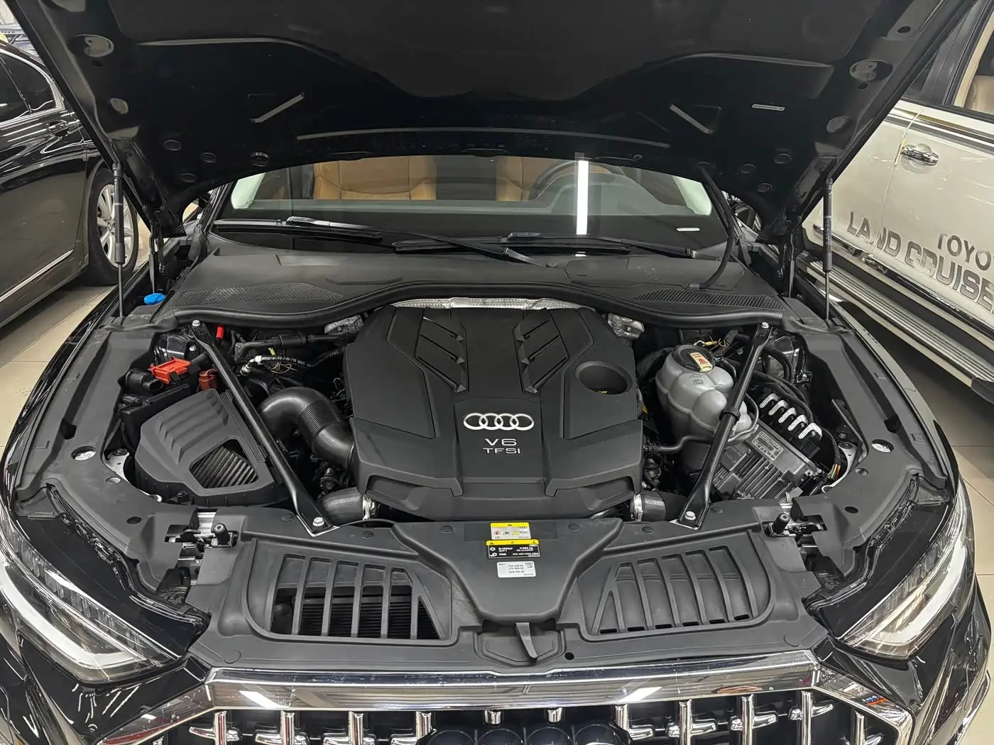 Audi A8 2023 — Şəkil 7/18