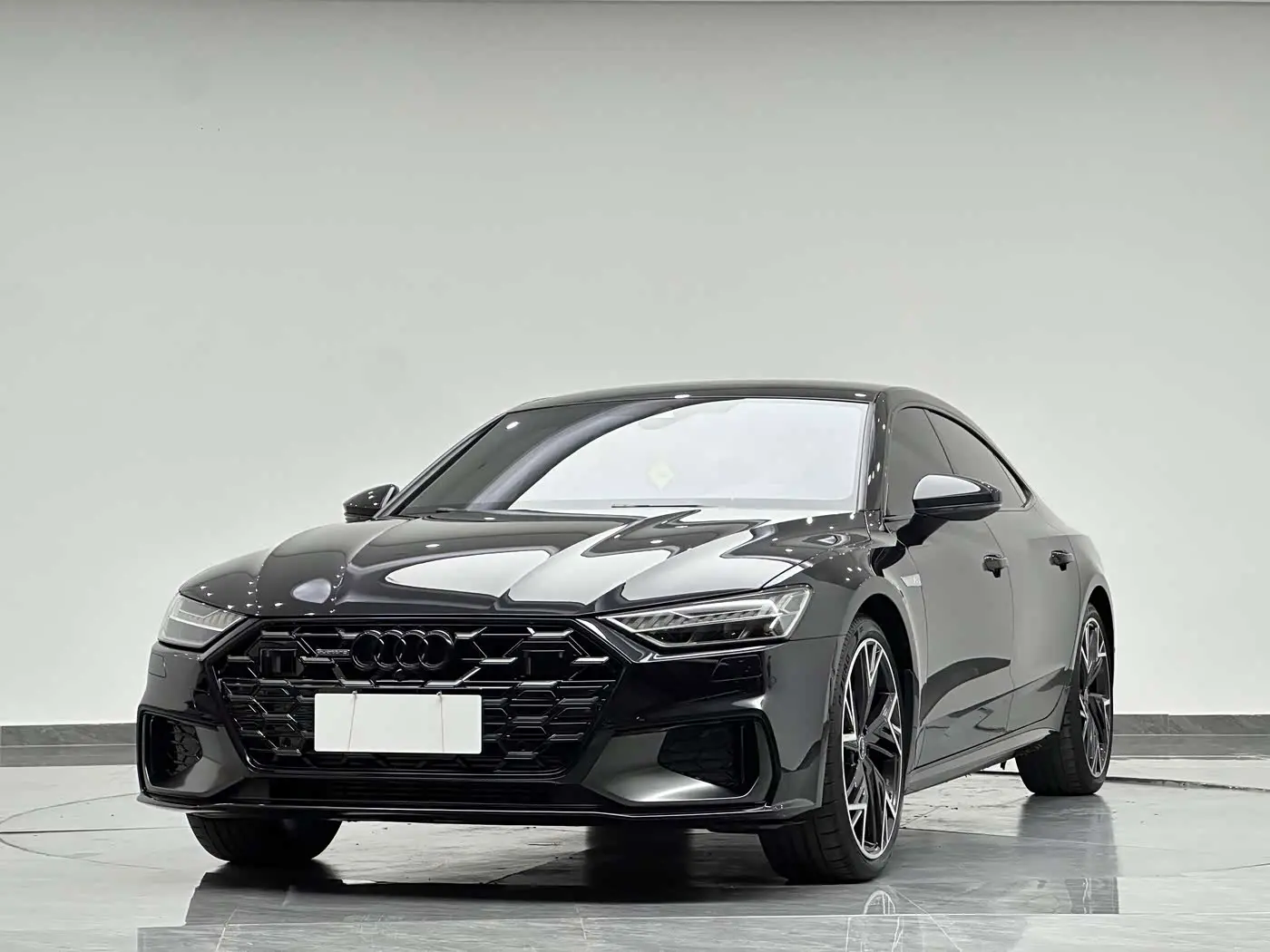 Audi A7L 2024 — Photo 1/20