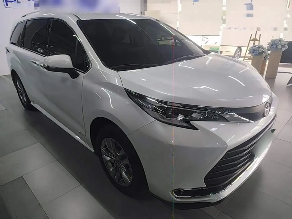 Toyota Sienna 2025 — Şəkil 3/19