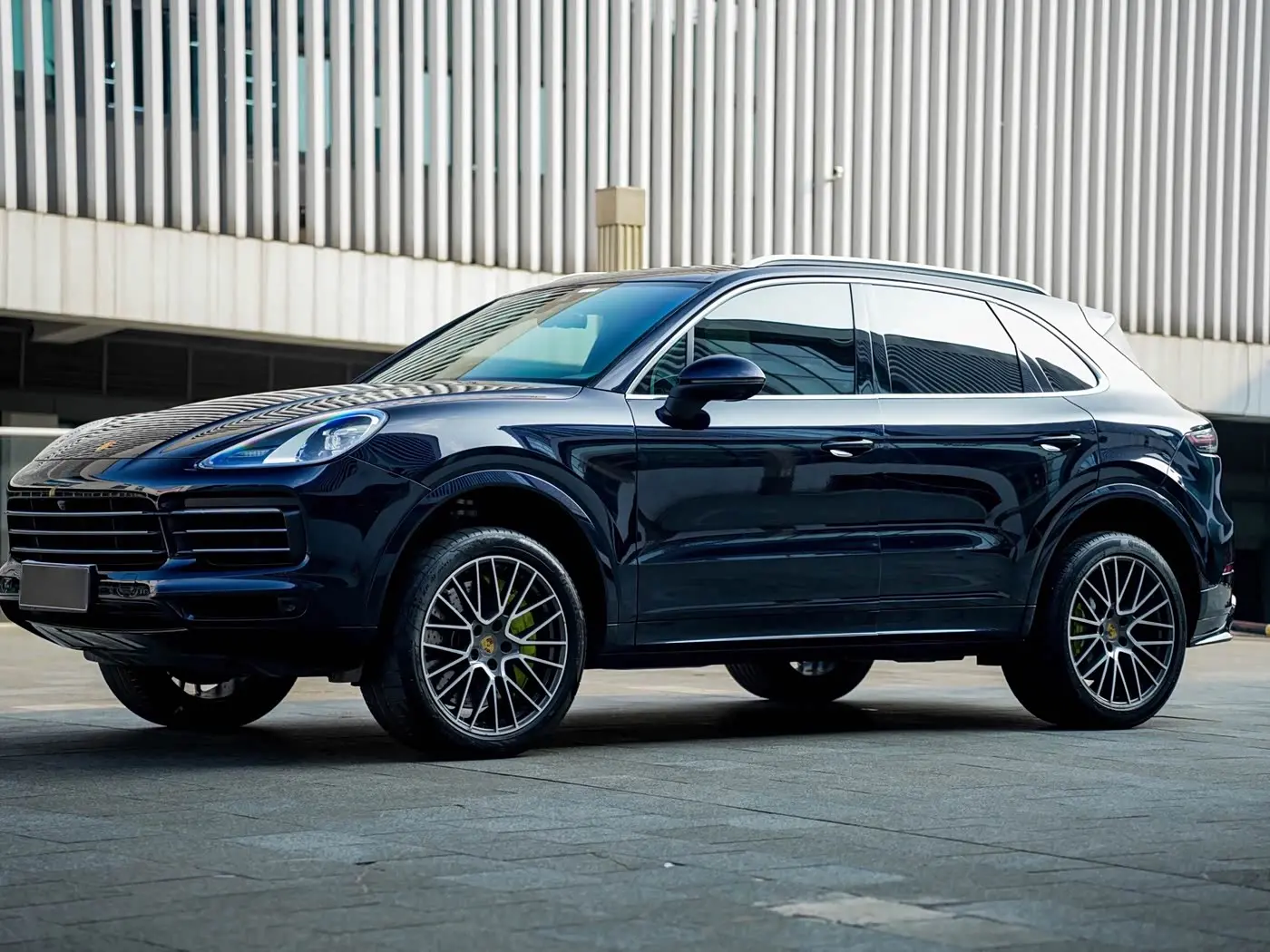 Porsche Cayenne 2022 — Фото 1/19