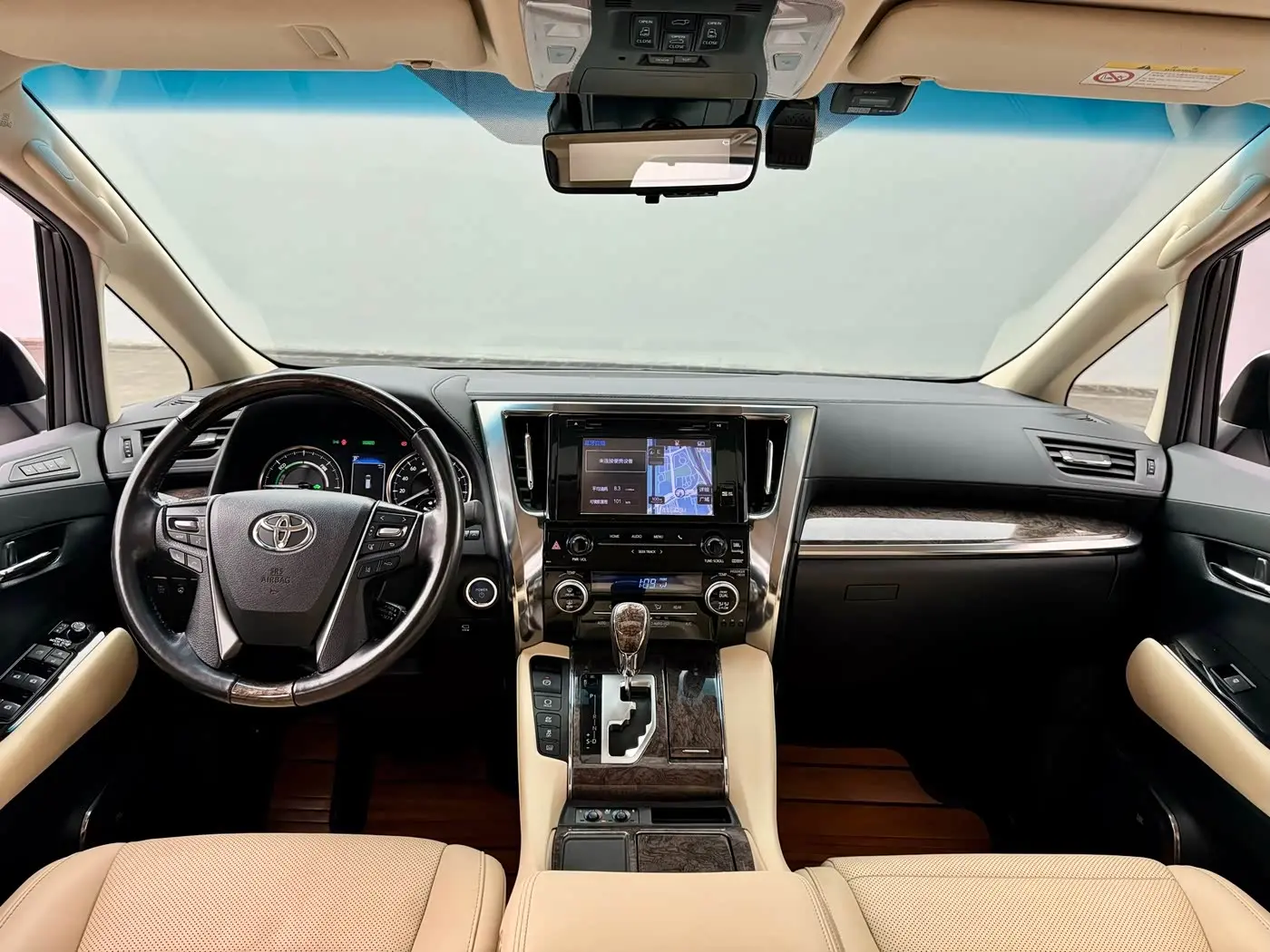 Toyota Alphard 2020 — Photo 9/17