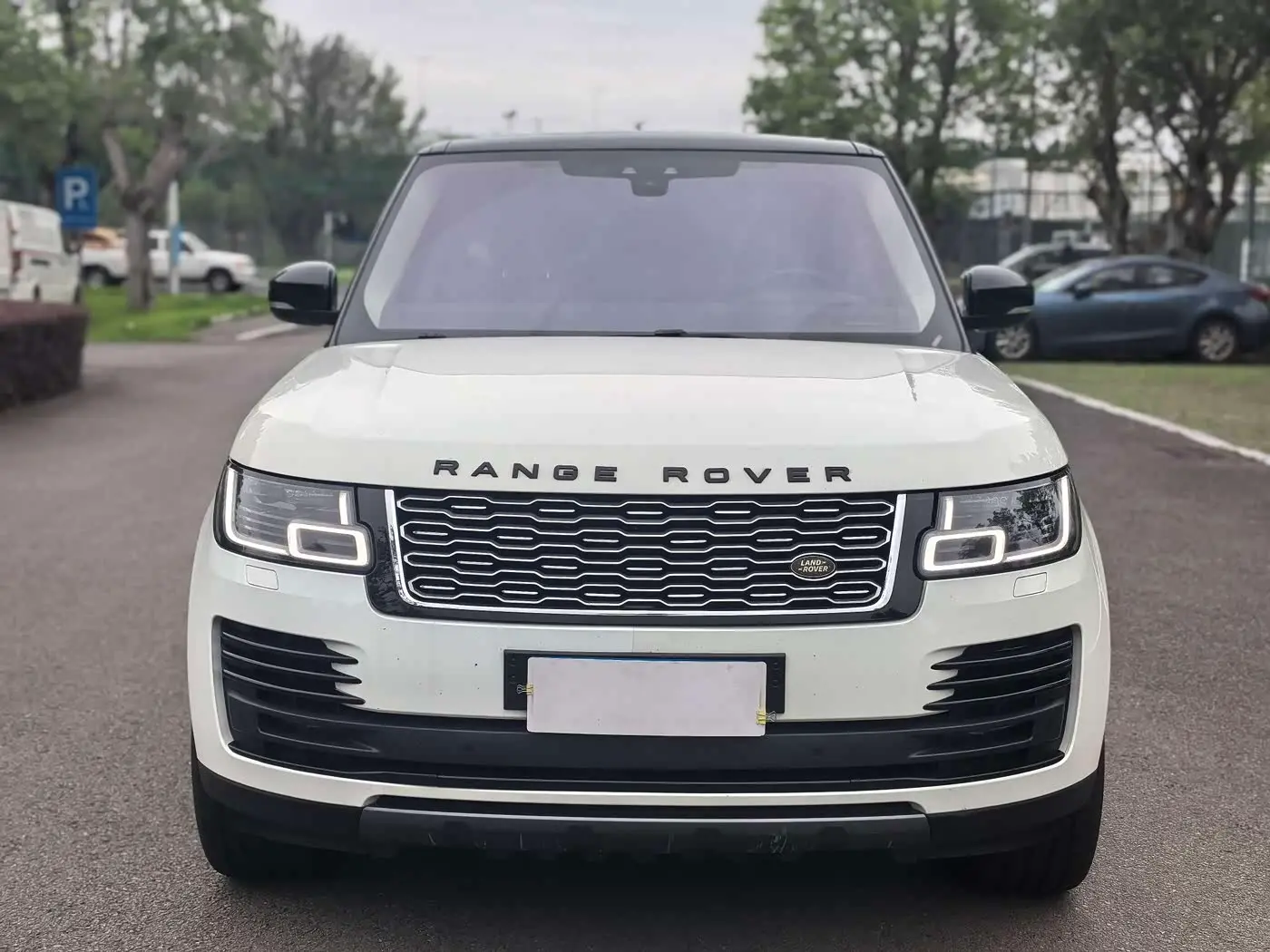 Land Rover Range Rover 2018 — Photo 2/15