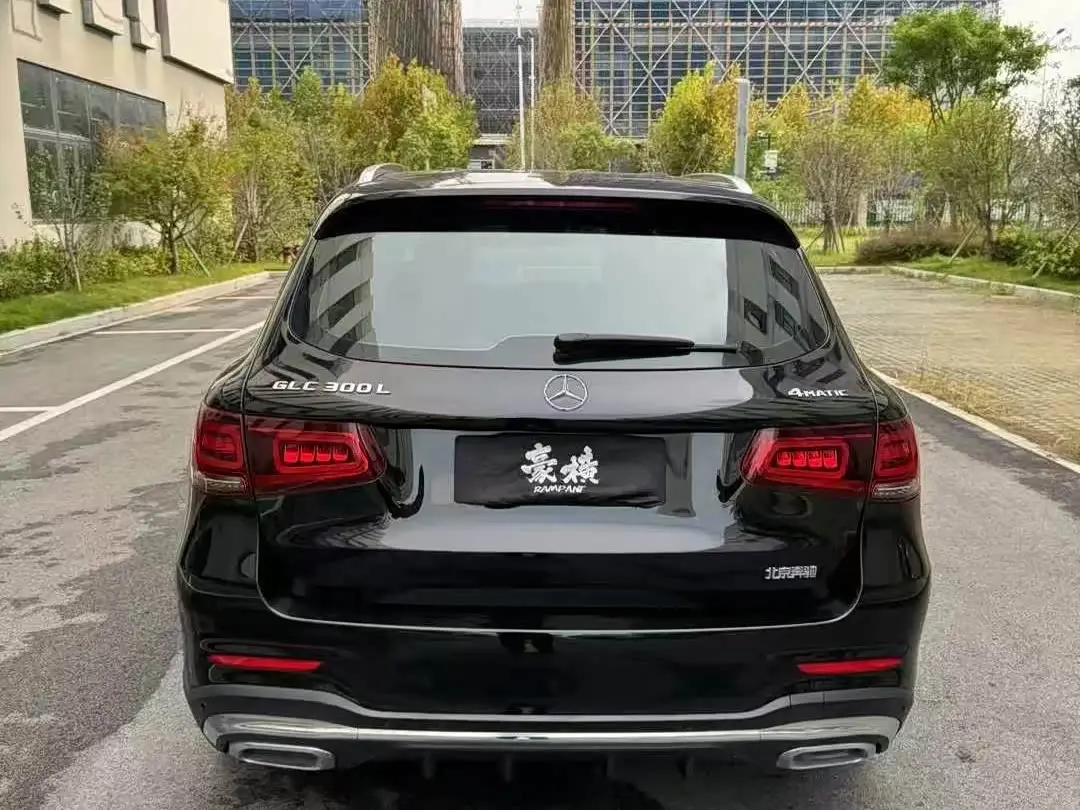 Mercedes-Benz GLC 2022 — Фото 8/9