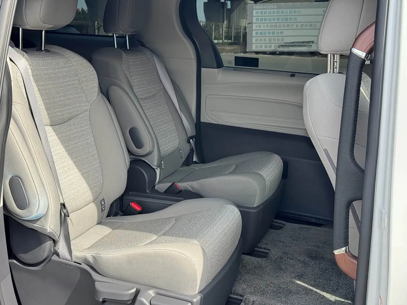 Toyota Sienna 2023 — Photo 14/20