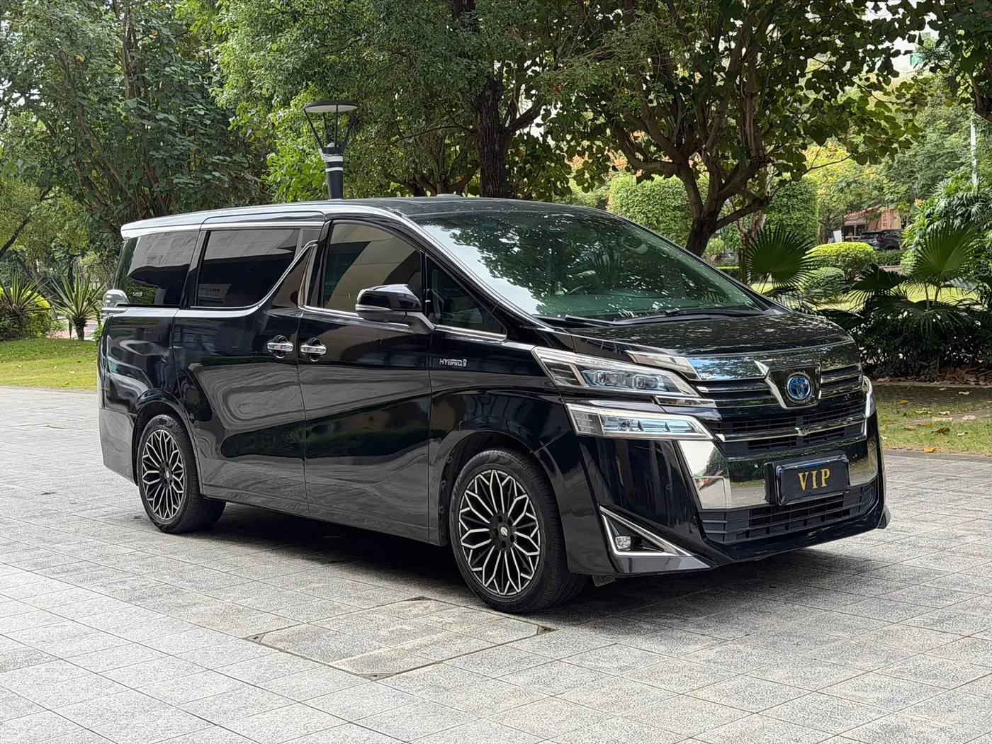 Toyota Vellfire 2020 — Photo 3/19