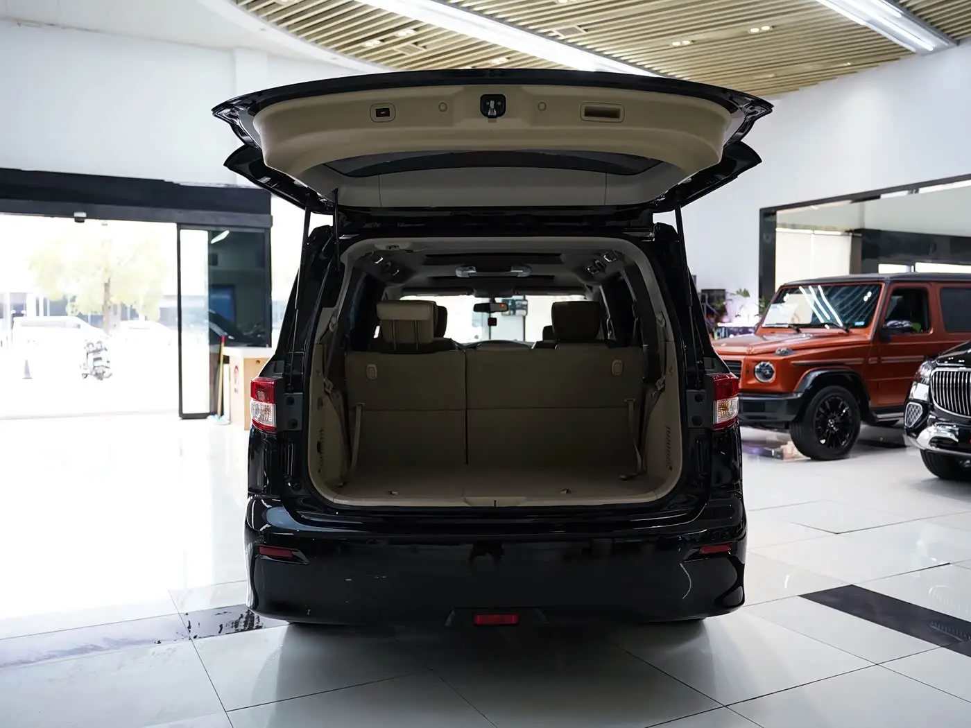 Nissan Quest 2016 — Photo 16/19
