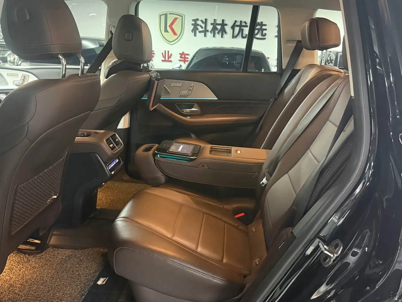 Mercedes-Benz GLS 2021 — Фото 10/11