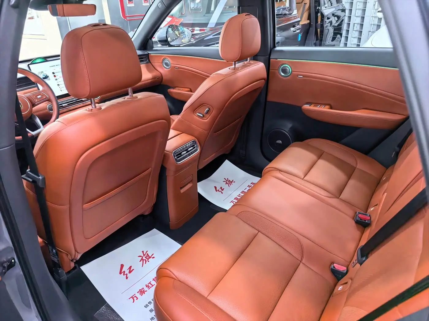 Hongqi HS6 PHEV 2025 — Photo 8/12