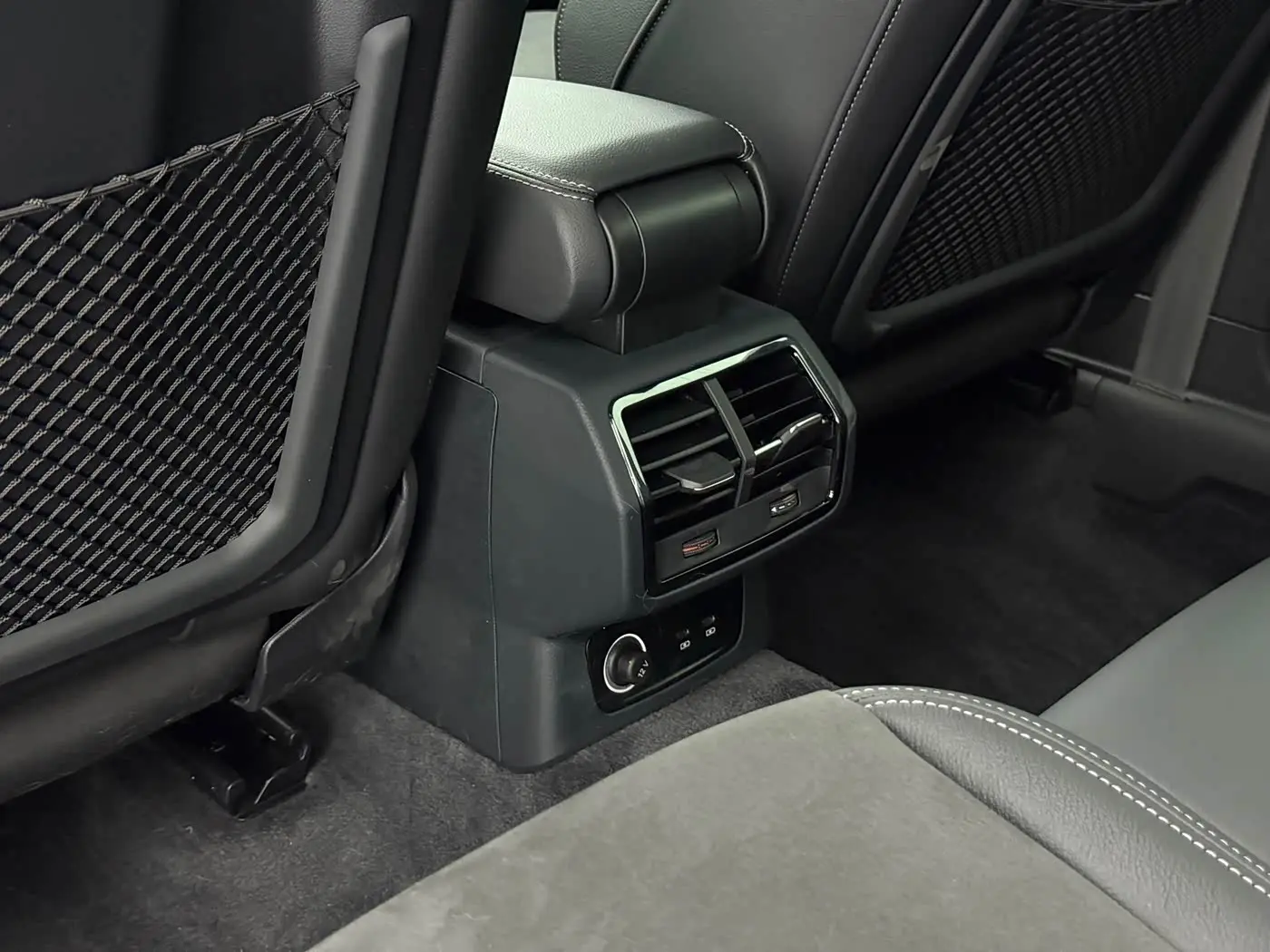Audi Q3 2023 — Şəkil 12/20