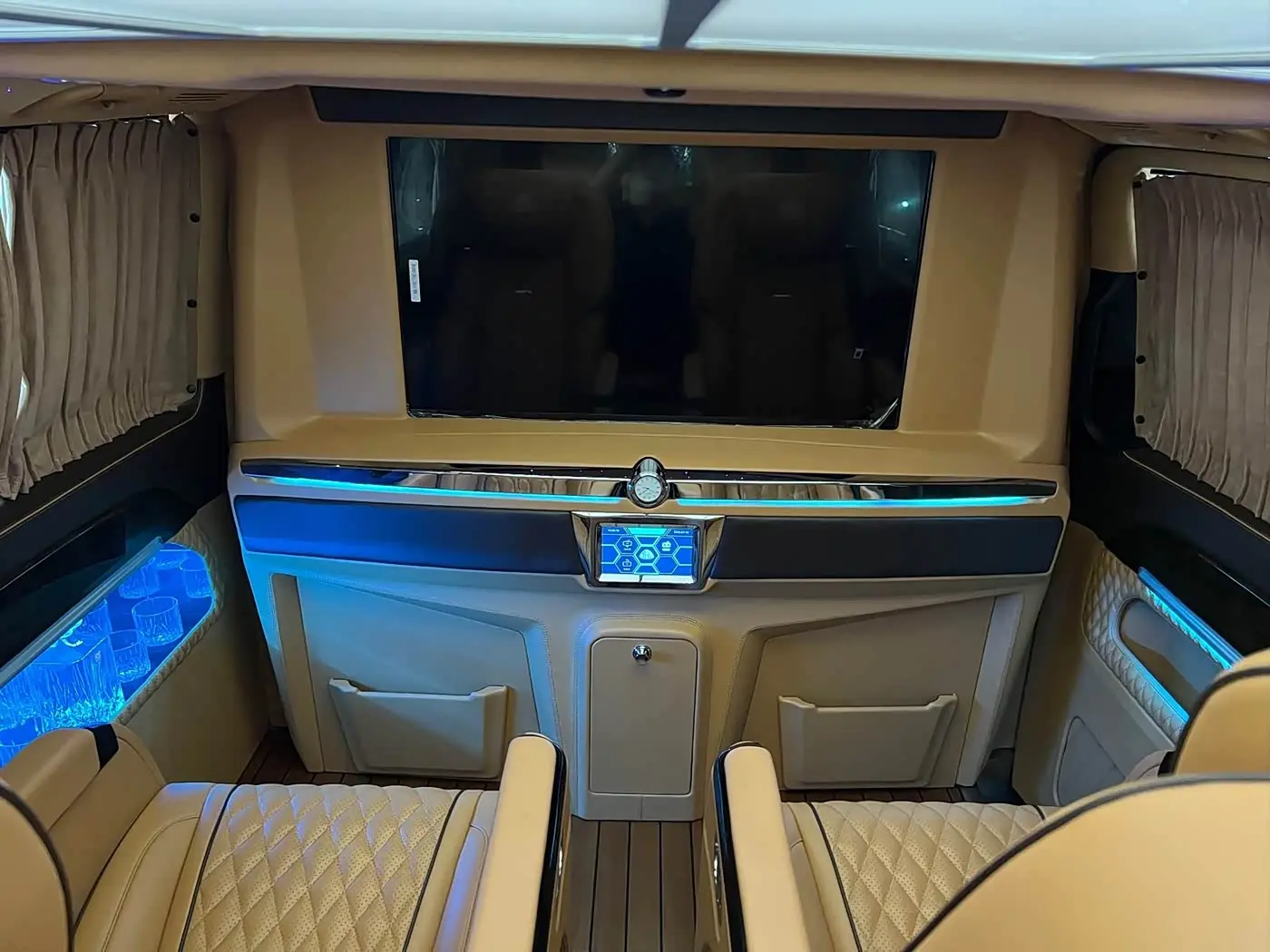 Mercedes-Benz Vito 2021 — Фото 15/17